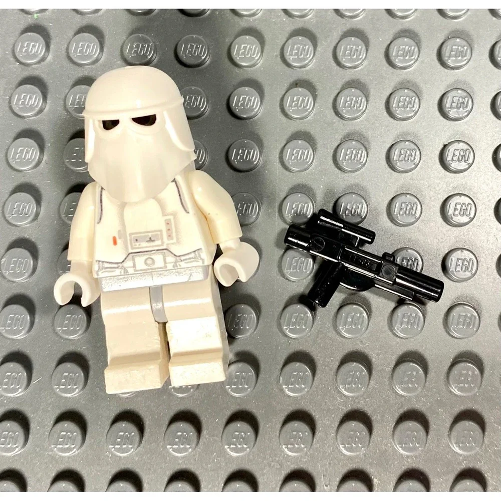 Lego Minifigure Star Wars from Set 8084 Snowtrooper, Hoth Stormtrooper Blaster